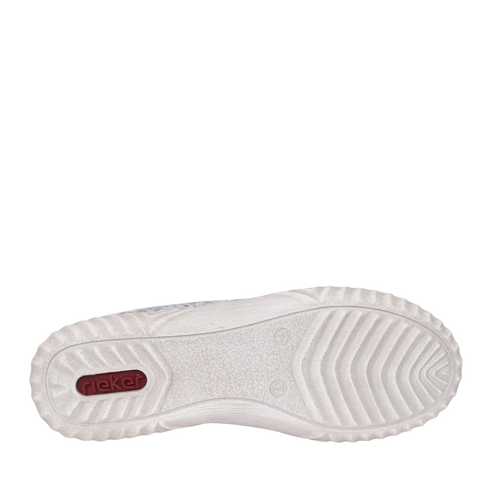 Ladies N0900 Laced Trainer In Silver