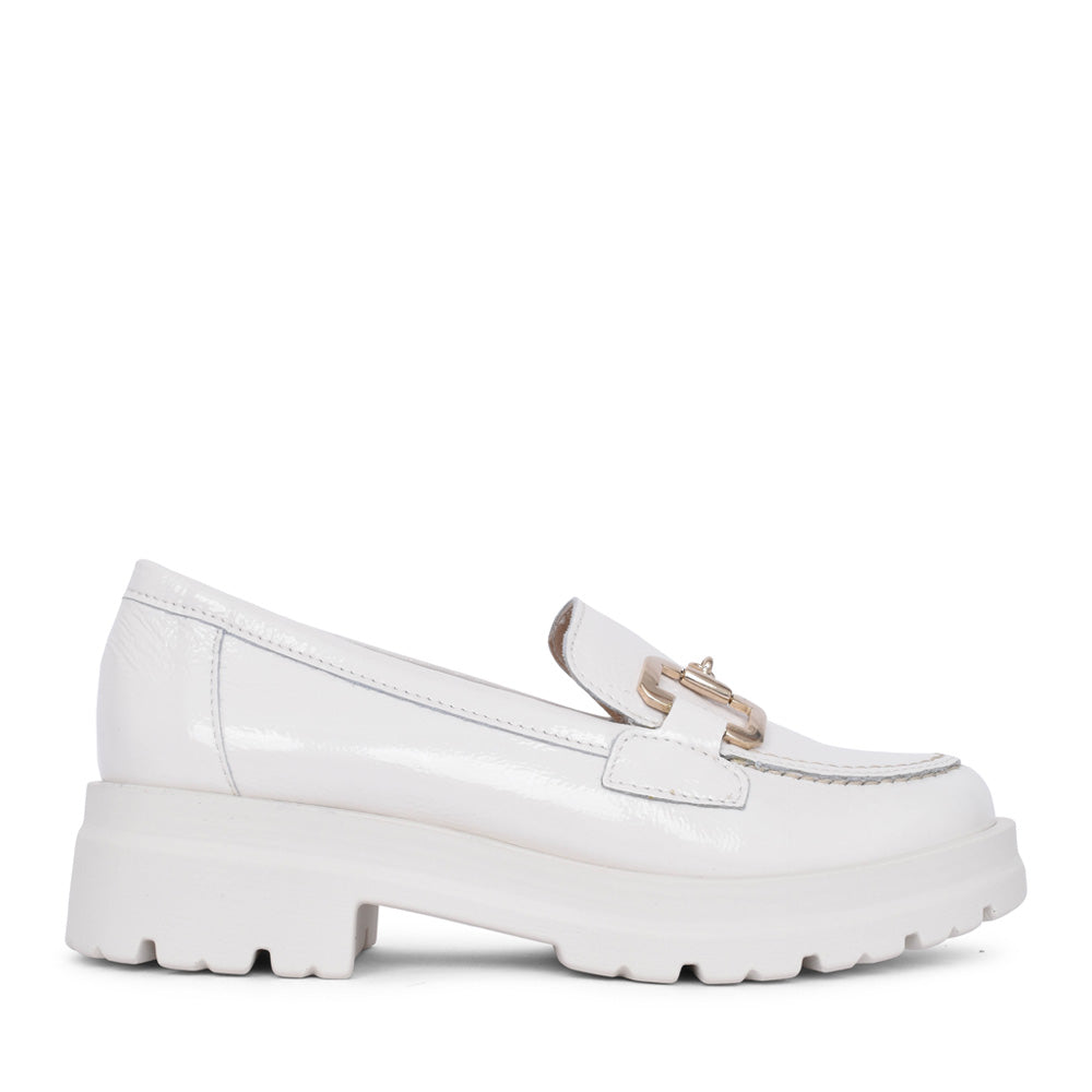 Ladies 5651 Loafer In Off White