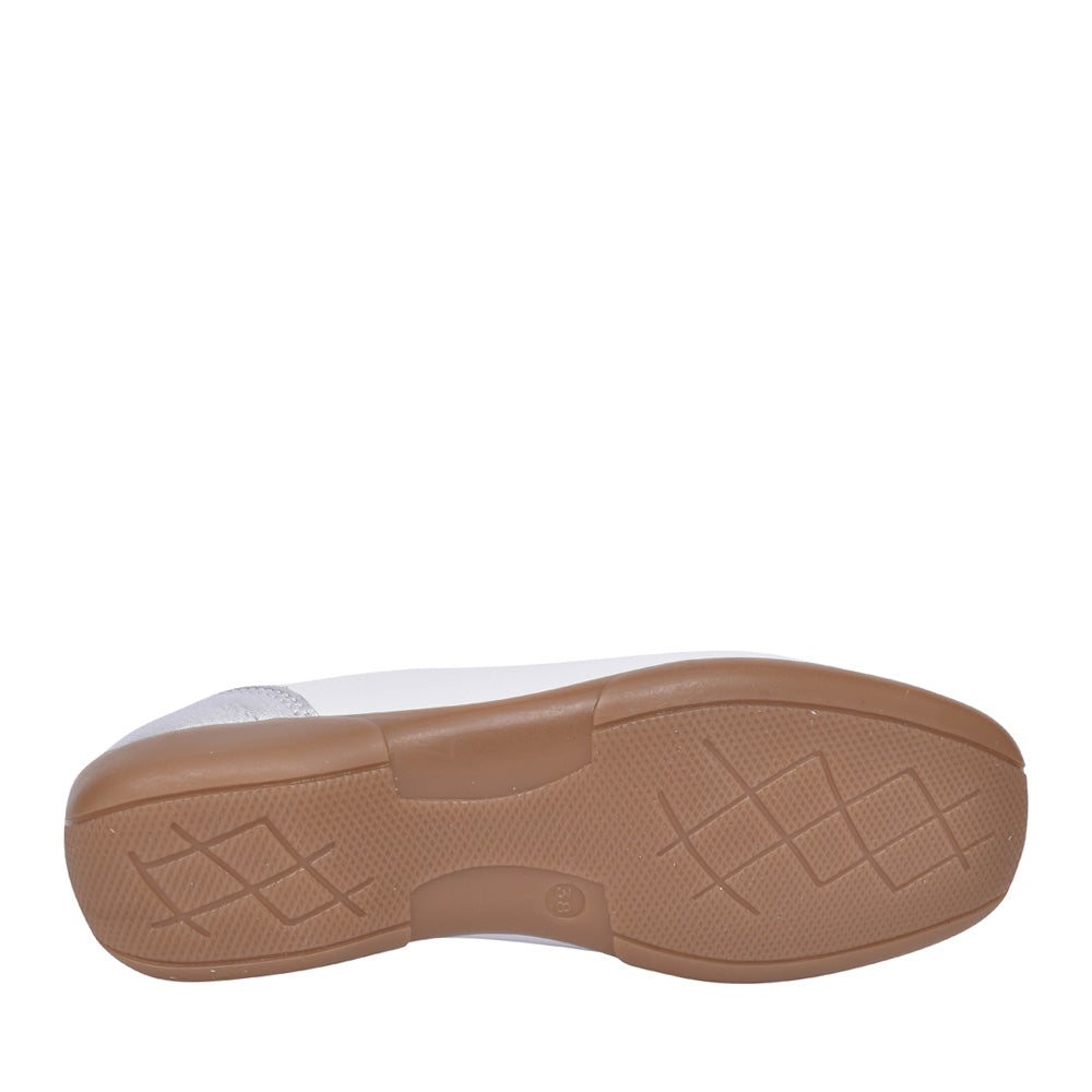 Ladies Joan Moccasin In White