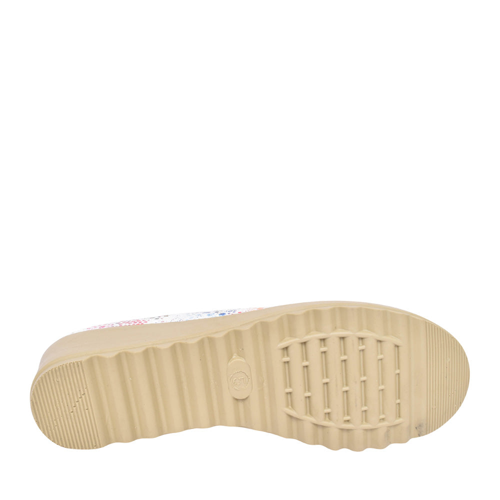 Ladies Shirley Wedge Shoe In White