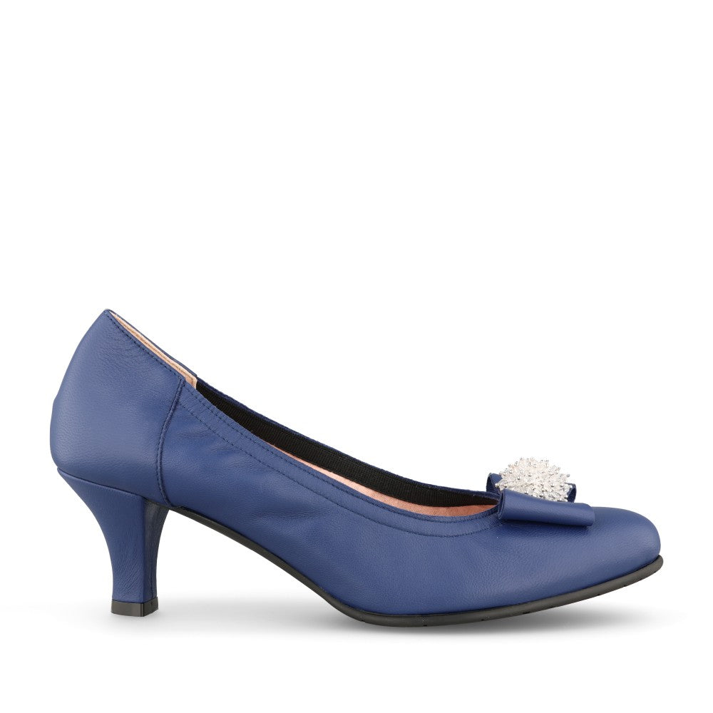 Ladies 3047 Nappa Low Heel Court Shoe In Navy