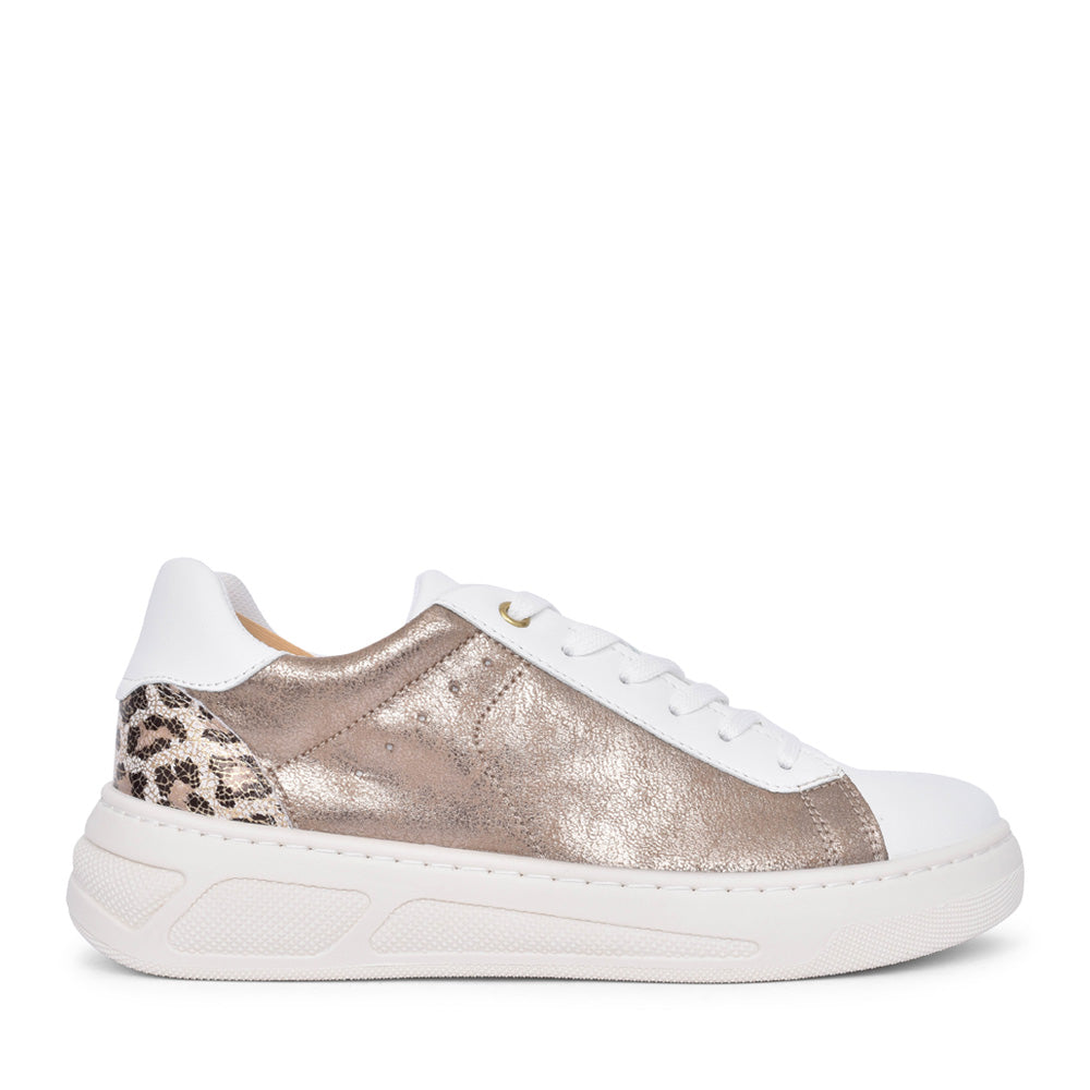 Ladies D35vxa D Ljuba Laced Trainer In Bronze