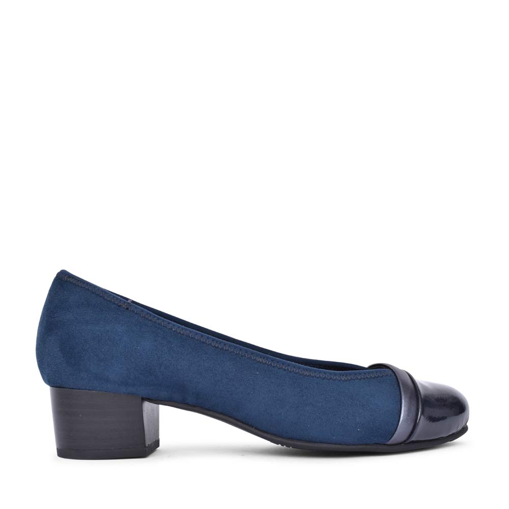 Ladies 8-22366 Low Heel Court Shoe In Navy
