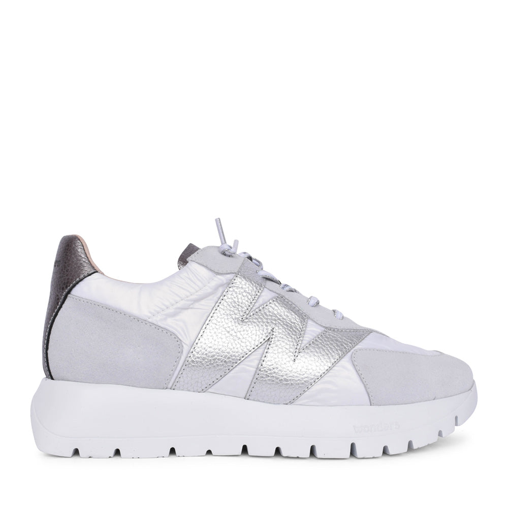 Ladies A-2464 Laced Trainer In White