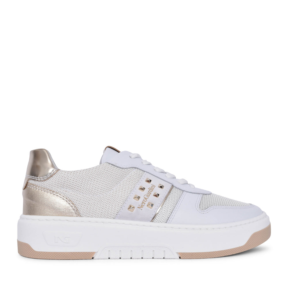Ladies E513103d Laced Trainer In White