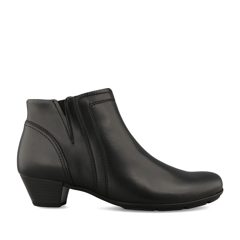 Ladies 75.638 Heritage Ankle Boot In Black