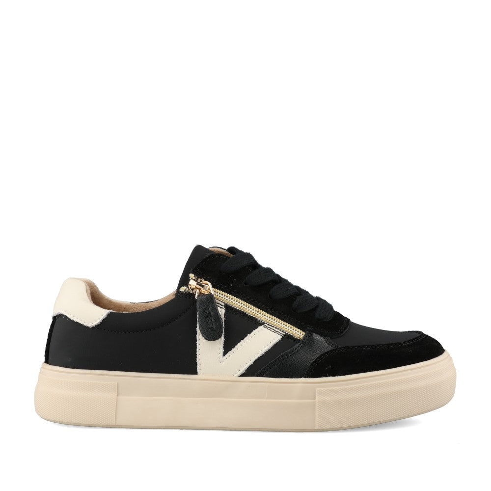 Ladies Eighty One Laced Trainer In Whipped Ink