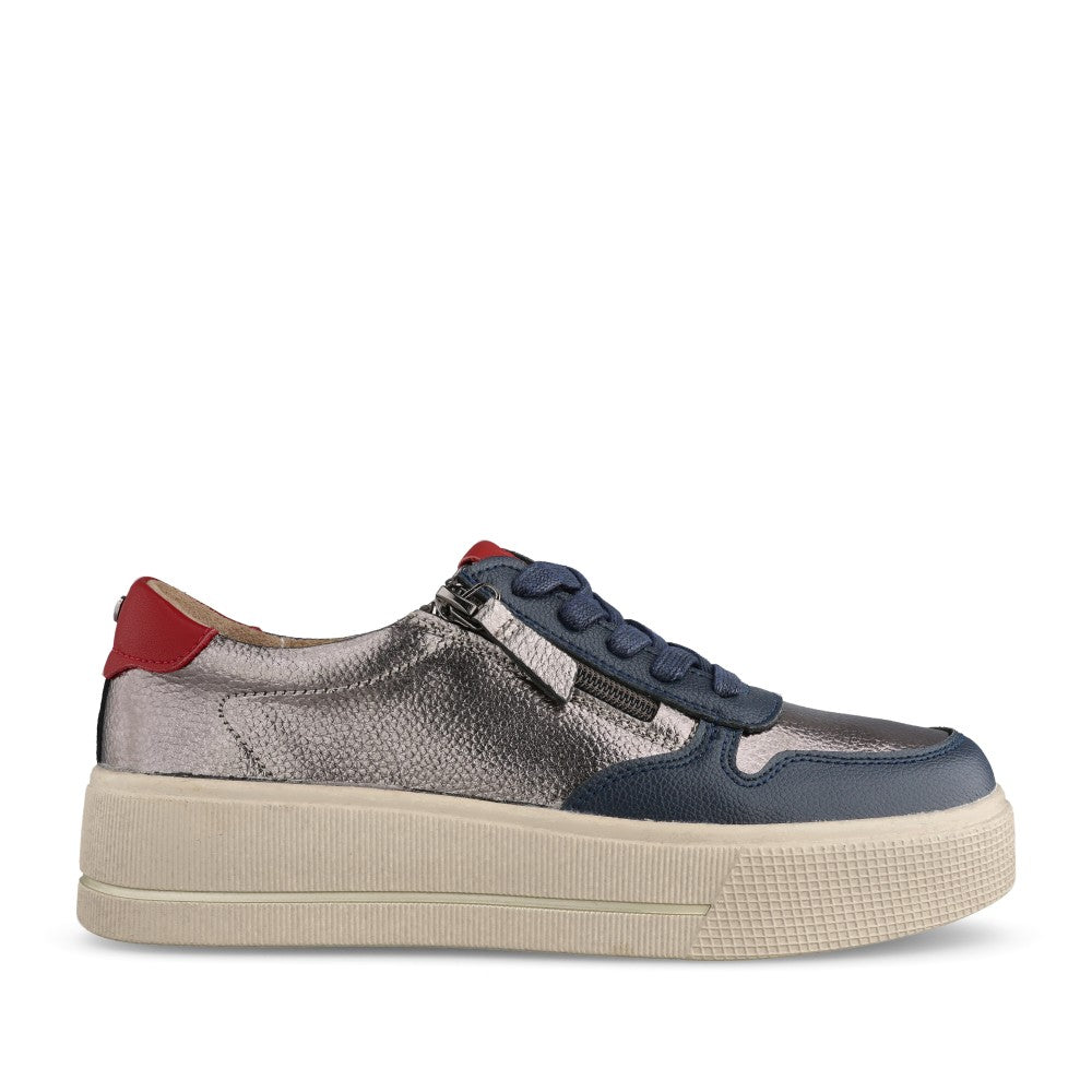 Ladies Corato Laced Trainer In Metallic