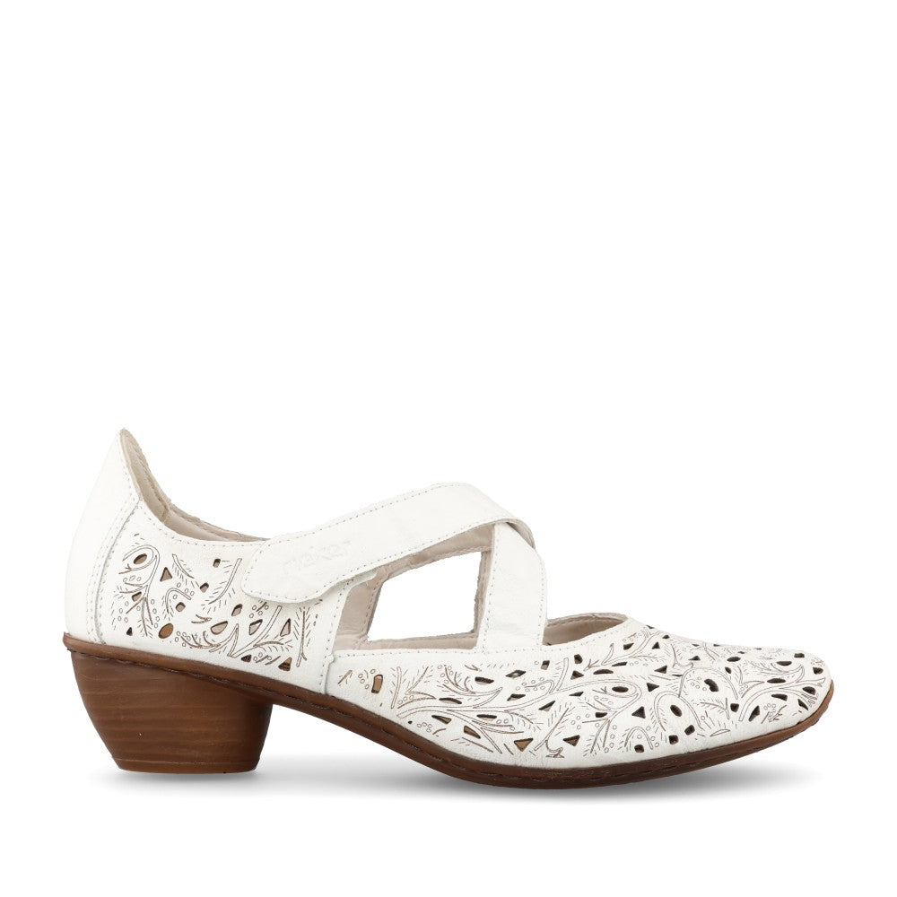 Ladies 43773 Low Heel Shoe In White