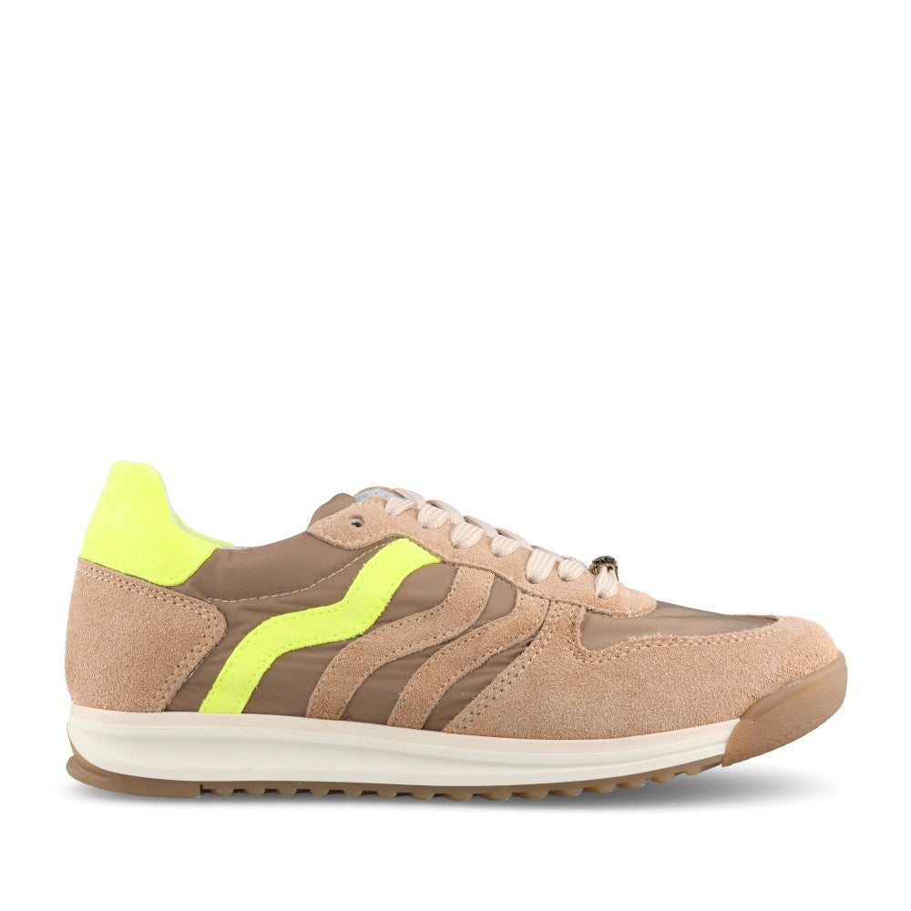 Ladies 36to-109 Laced Trainer In Beige