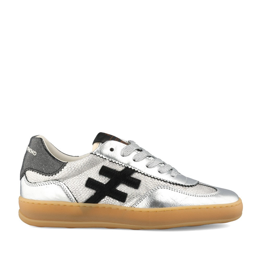 Ladies A032 C441 Iconic Ii Laced Trainer In Silver
