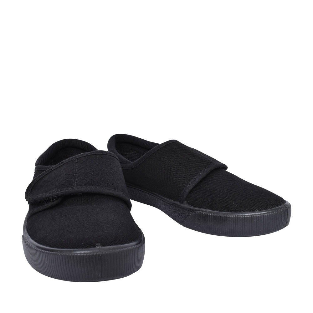 Hopper Run Black Fabric Plimsolls For Boys In Kids F Fit