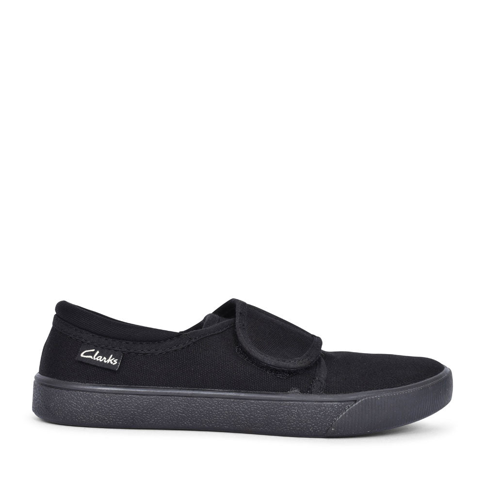 Hopper Run Black Fabric Plimsolls For Boys In Kids G Fit