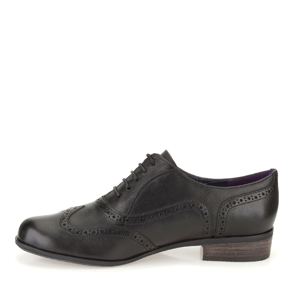 Hamble Oak Leather Brogue Shoe D Fit  In Blk Leather