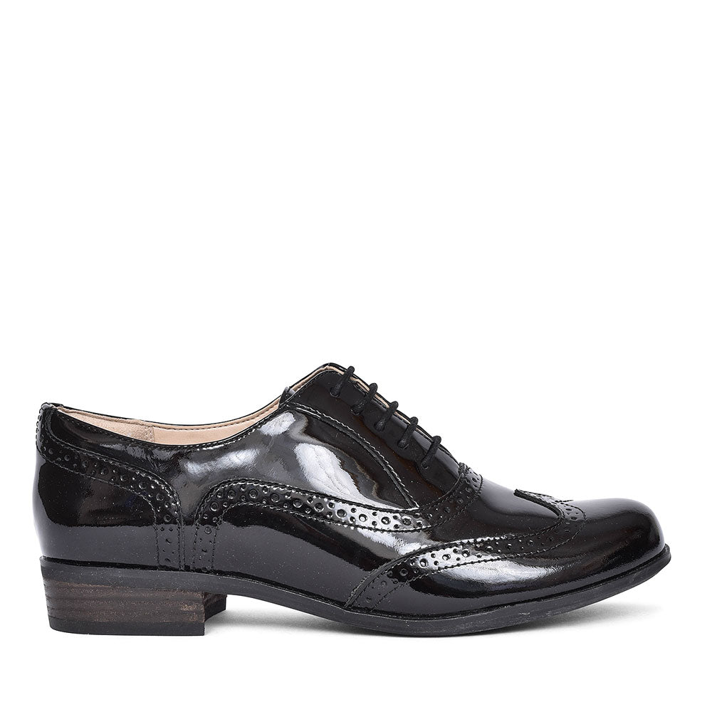 Hamble Oak Black Patent D Fit Brogue For Ladies In Blk Patent