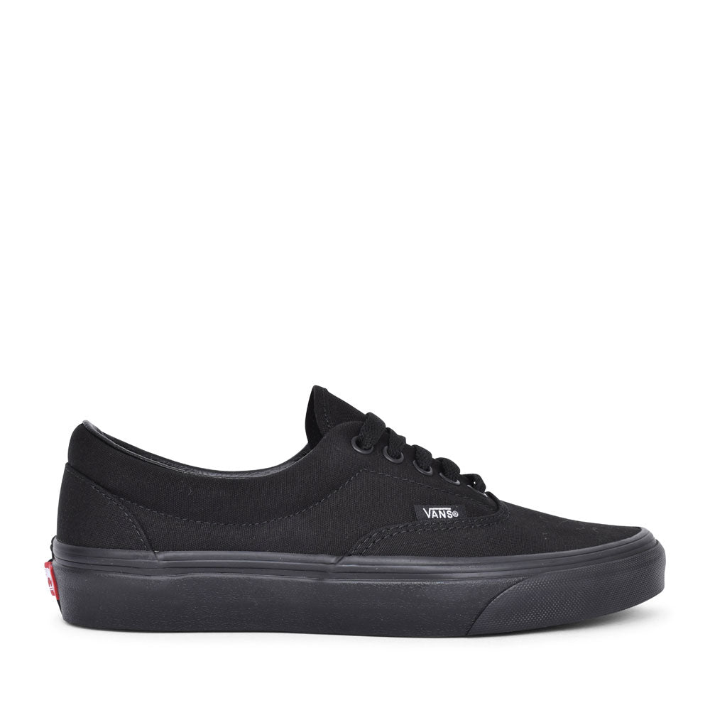 Era Casual Laced Trainer For Ladies In Black