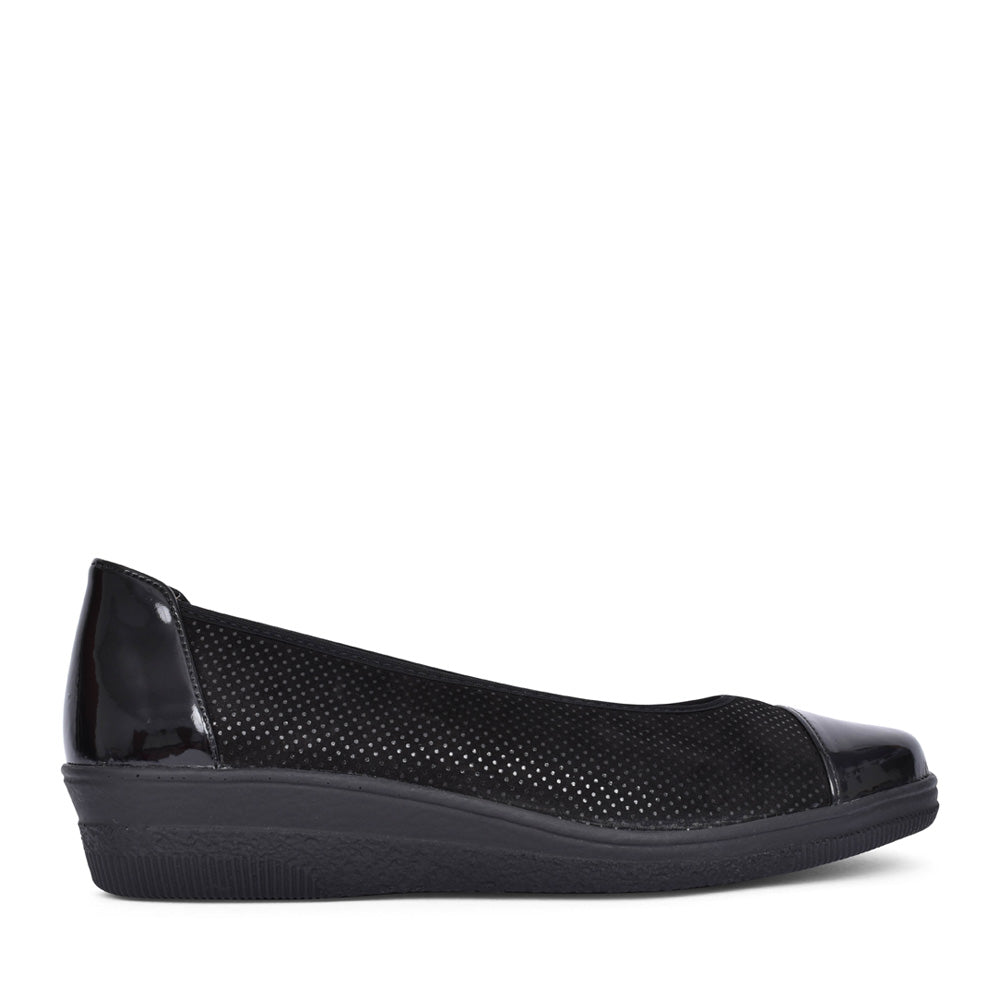 Ladies 06.402 Petunia Slip-on Shoe In Black