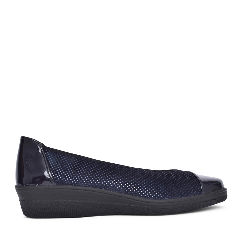Ladies 06.402 Petunia Slip-on Shoe In Navy