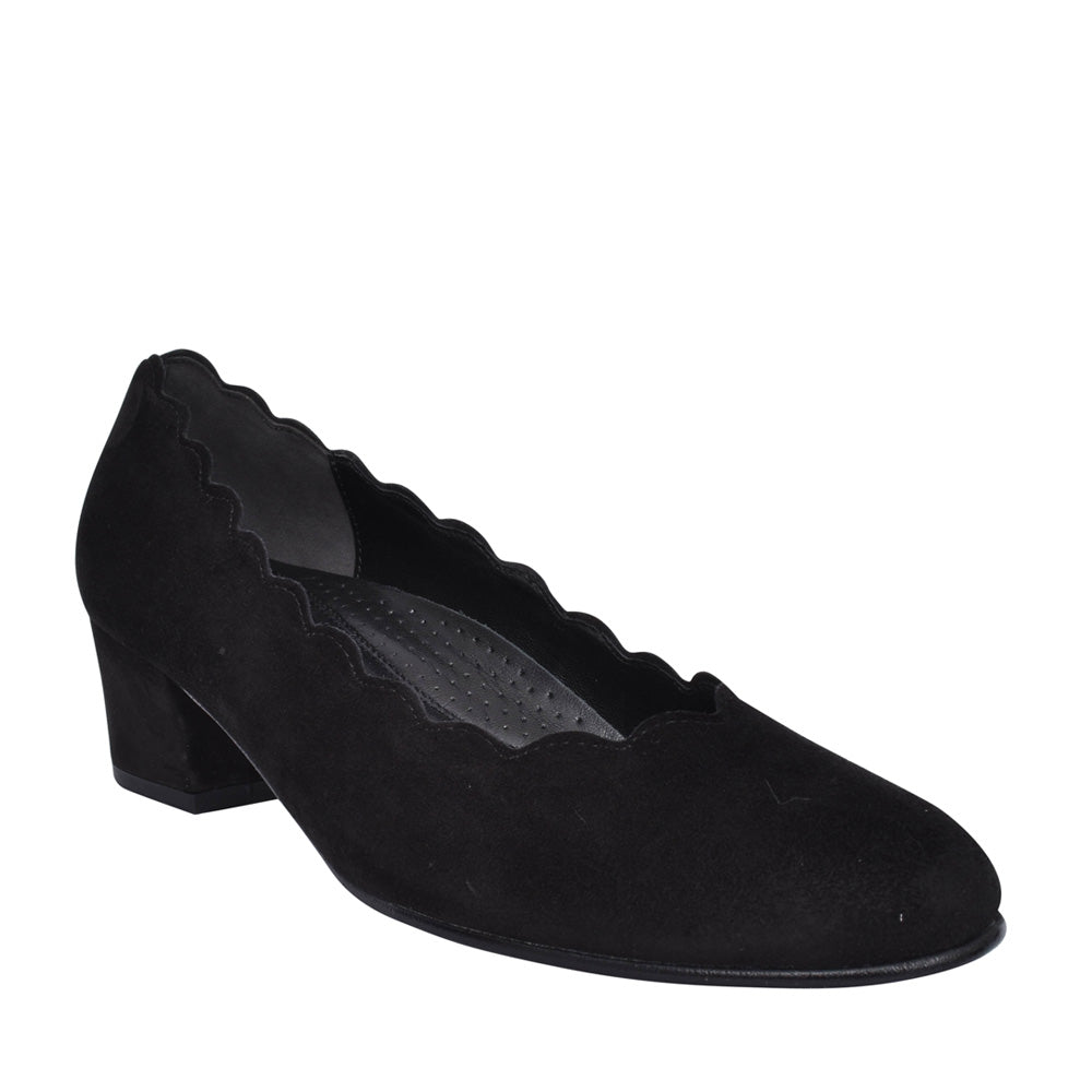 Ladies 92.221 Gigi Court Shoe In Black