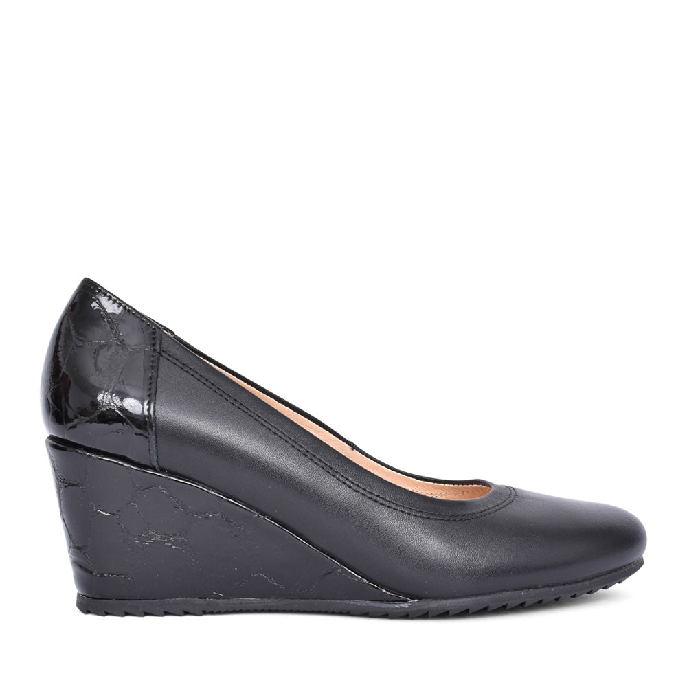 Ladies 5899 G-fit Wedge Court Shoe In Black