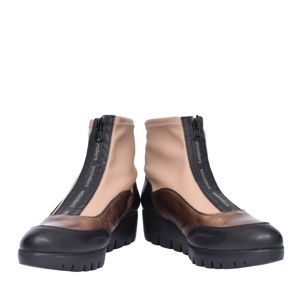 Ladies C-33302 Wedge Ankle Boot In Taupe