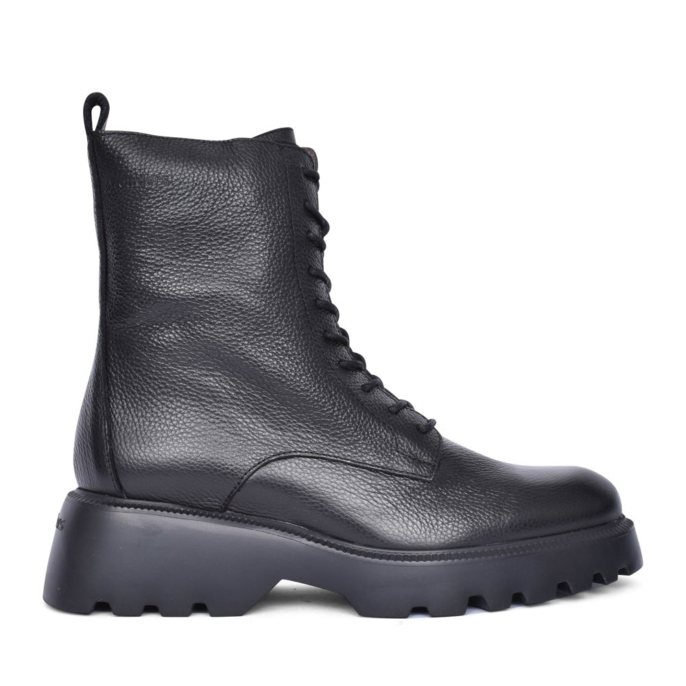 Ladies C-7205 Laced Calf Boot In Black