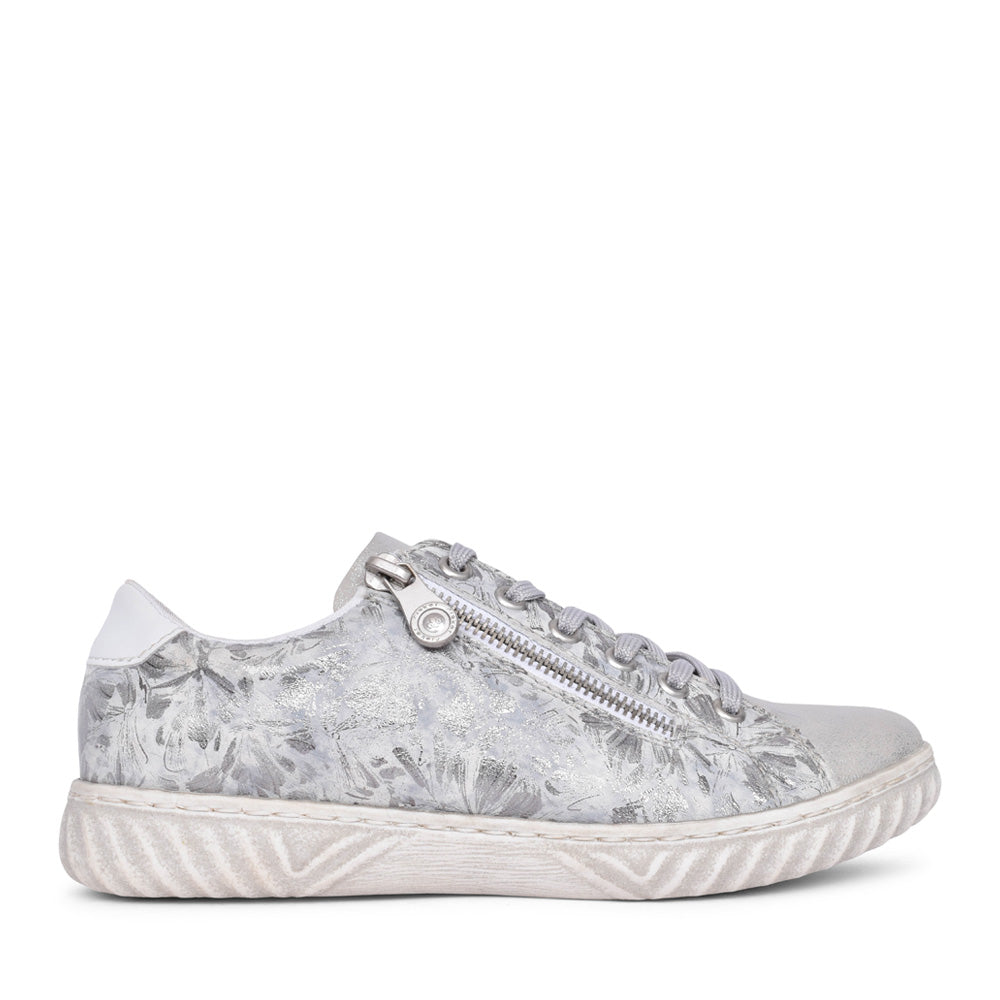 Ladies N0900 Laced Trainer In Silver