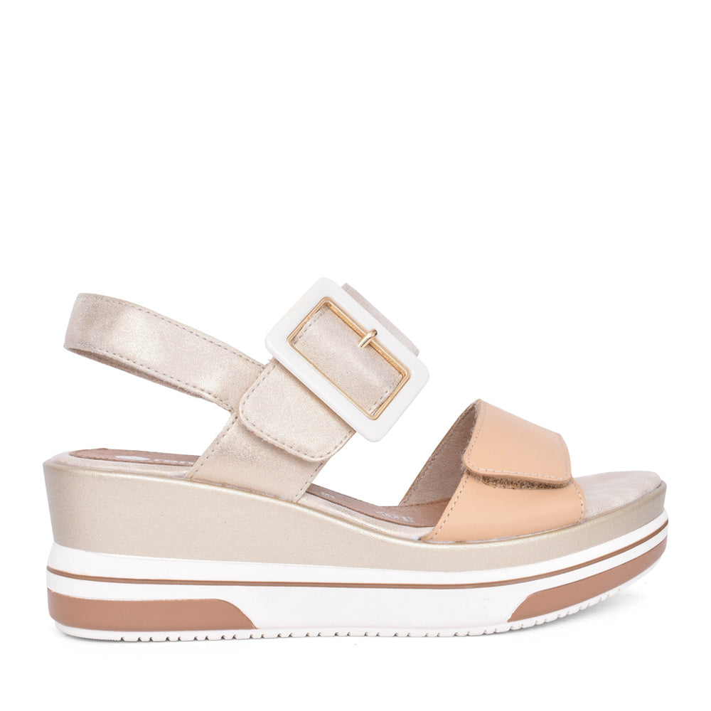 Ladies D1p50 Wedge Sandal In Metallic