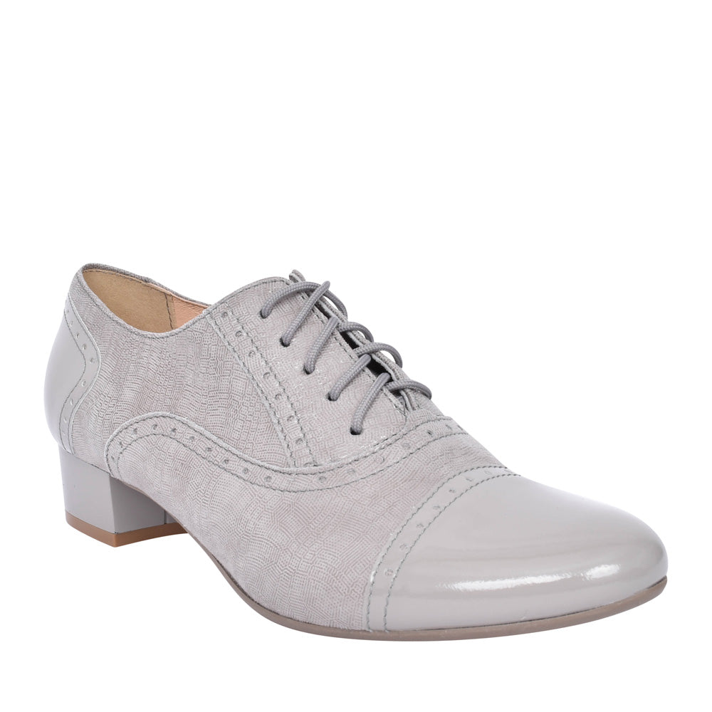 Ladies 1370 G-fit Quarter Brogue Shoe In Grey