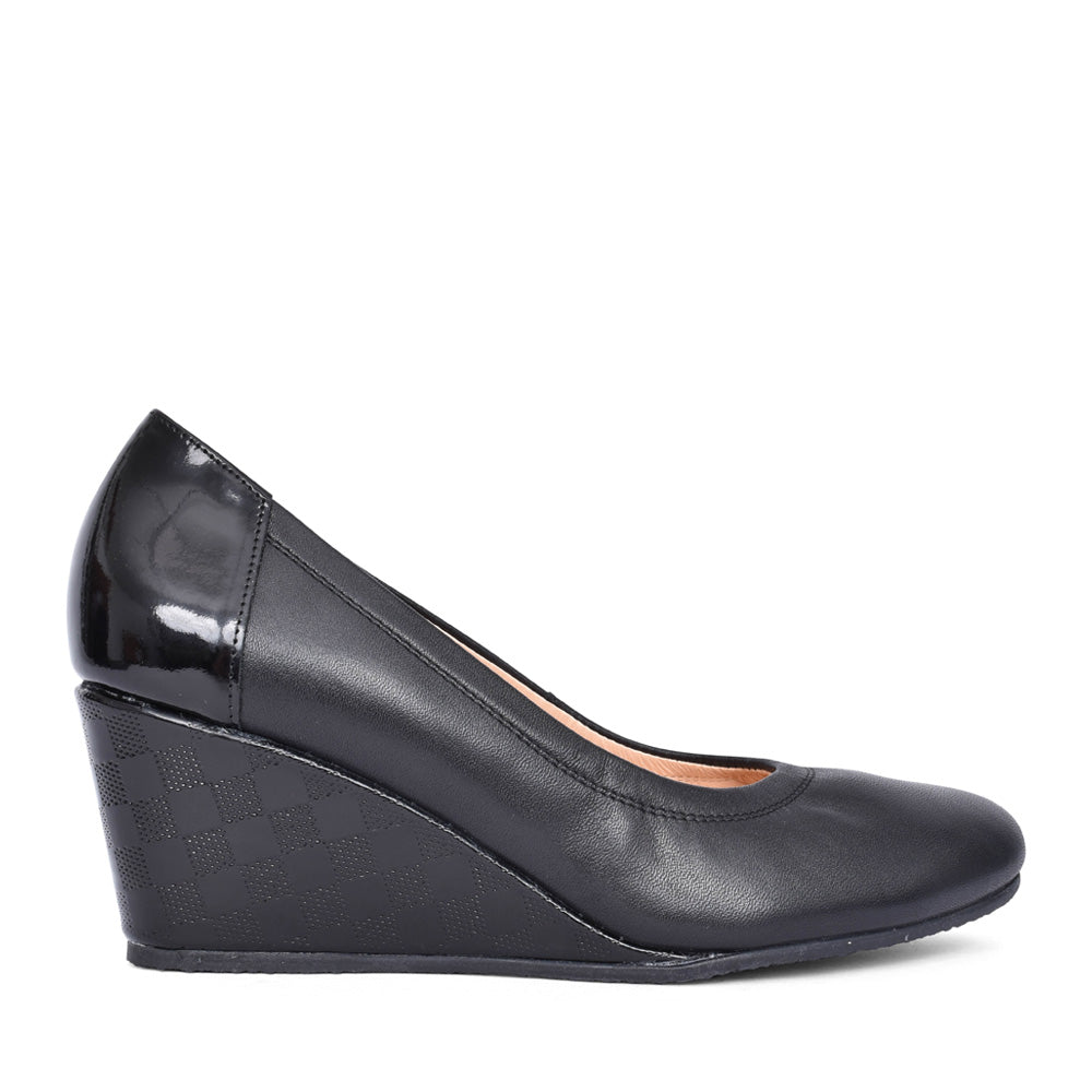 Ladies 5899 G-fit Wedge Court Shoe In Black