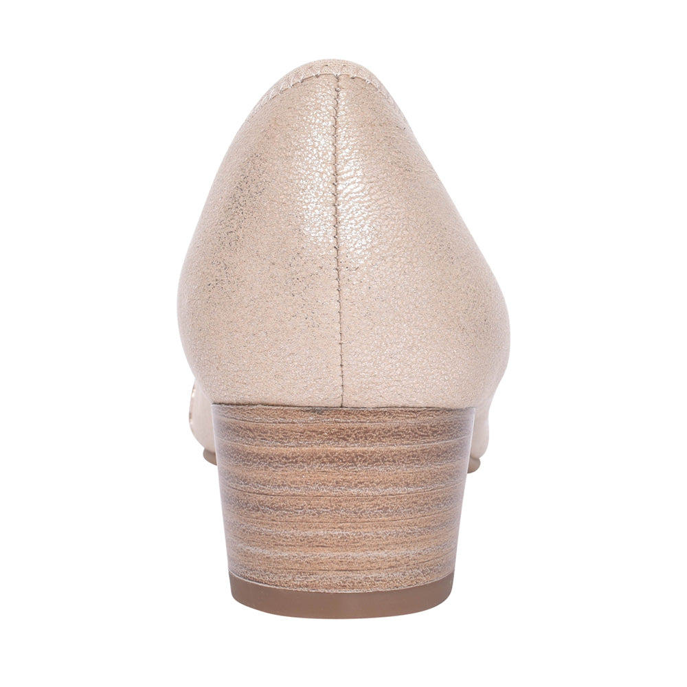 Ladies 8-22366 Low Heel Court Shoe In Gold