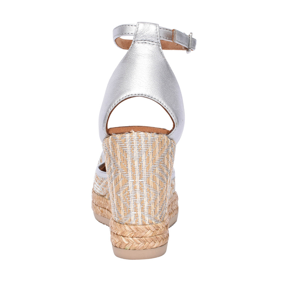 Ladies Cameo Wedge Shoe In Silver