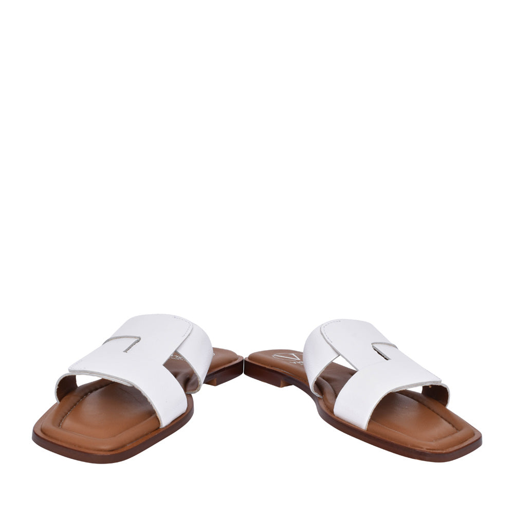 Ladies 2010 Mule In White