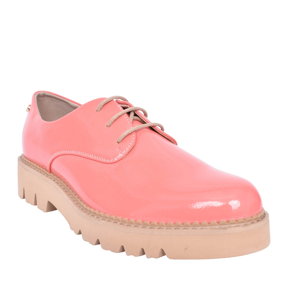 Ladies Safed Laced Shoe In Coral