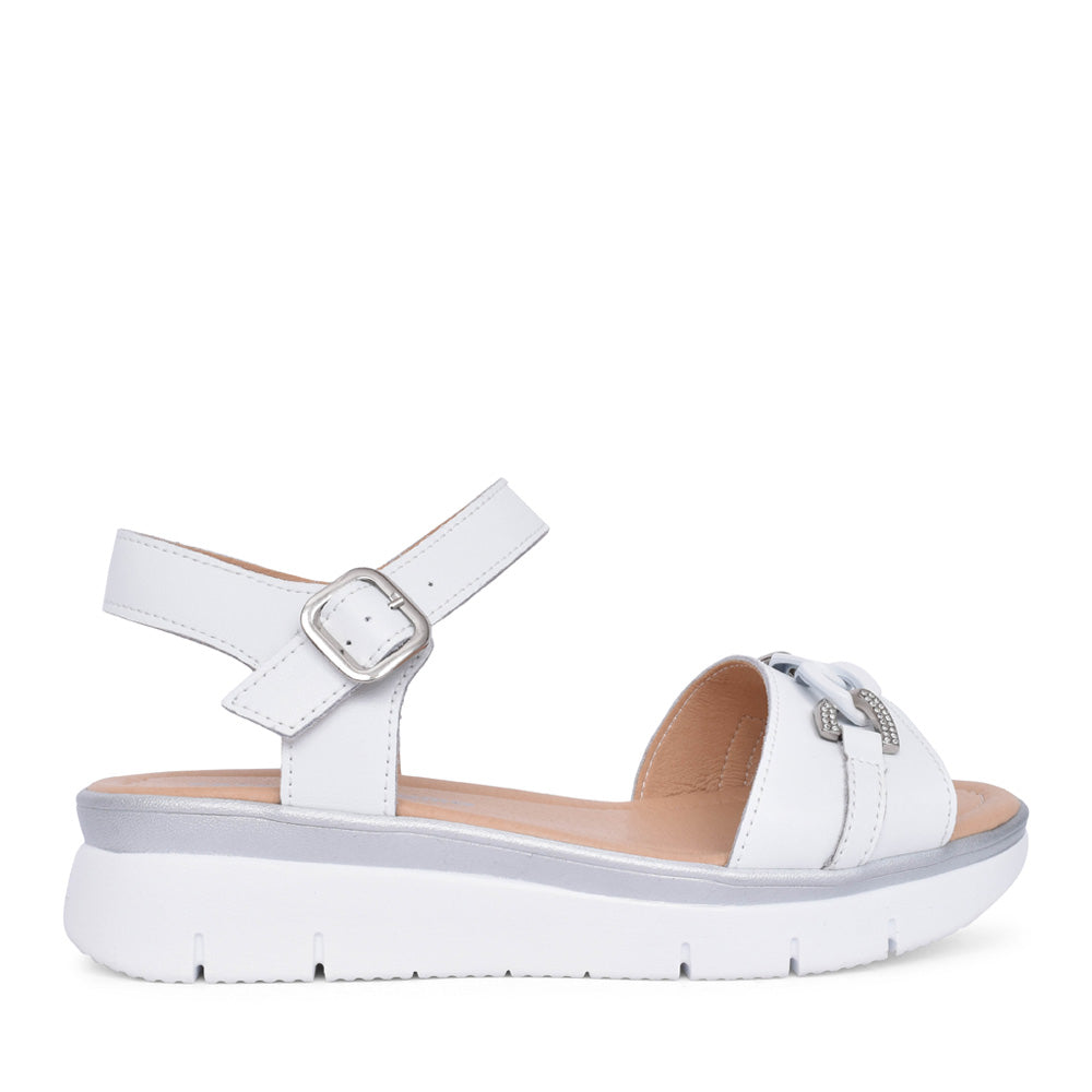 Ladies Bacoli Sandal In White