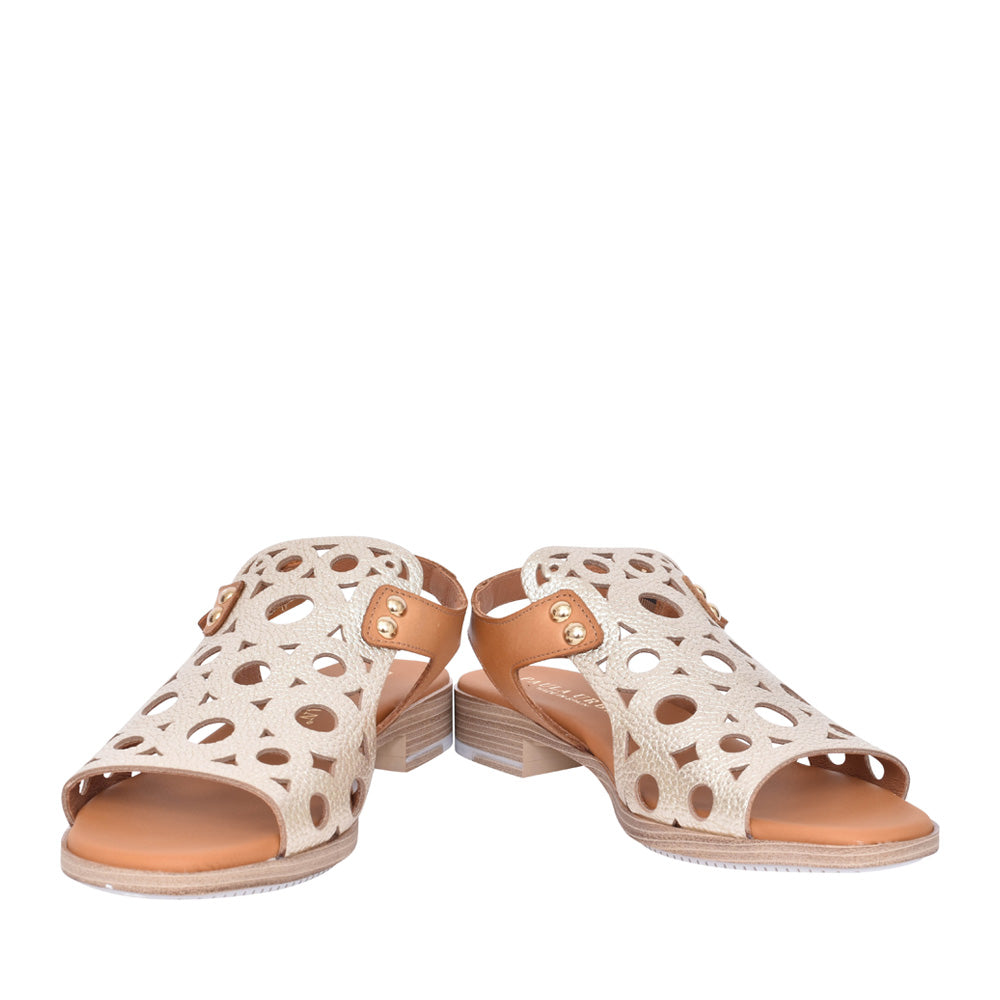 Ladies 9-654 Low Heel Sandal In Platino