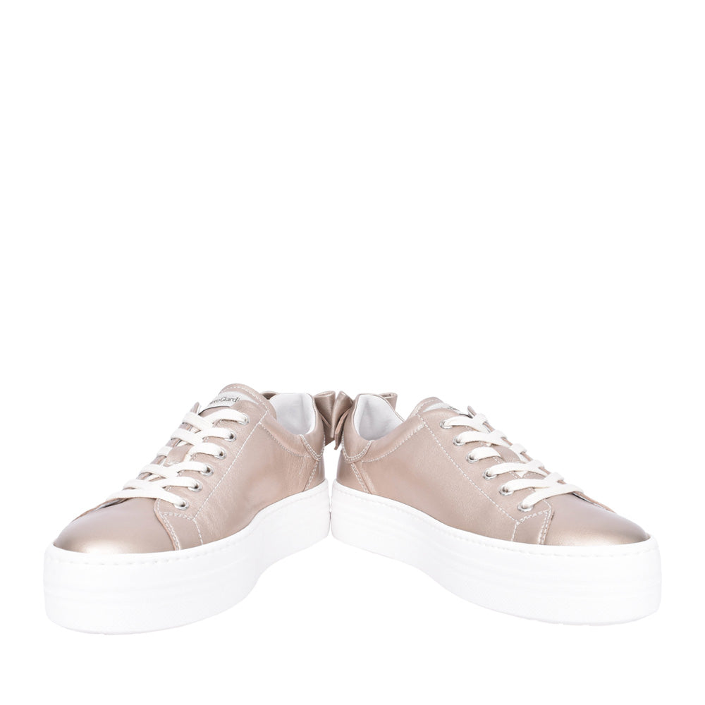 Ladies E409965d Laced Trainer In Copper