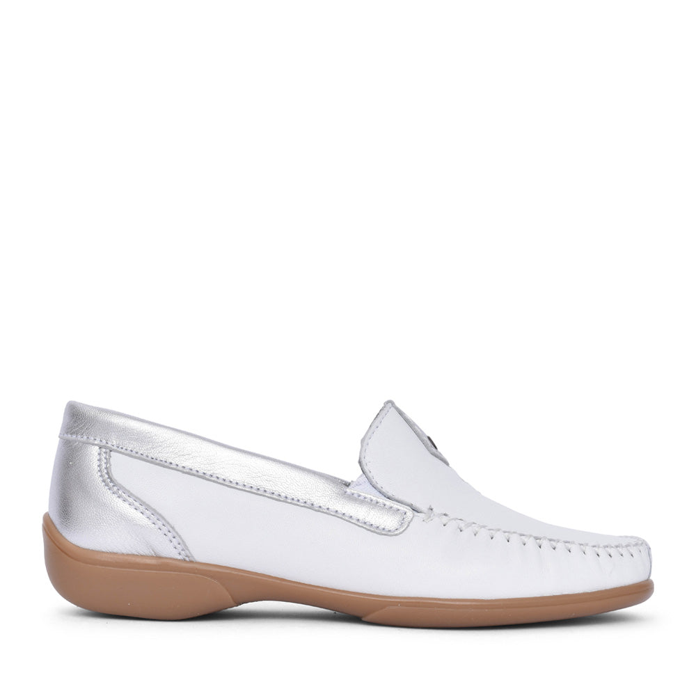 Ladies Joan Moccasin In White