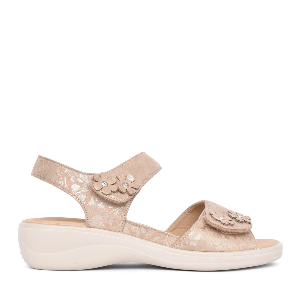Ladies Azalea Sandal In Beige