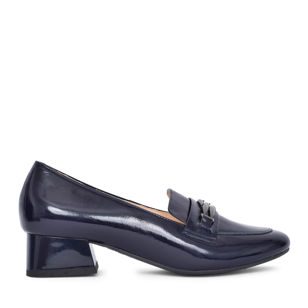 Ladies 6643 G-fit Low Heel Court Shoe In Navy Patent