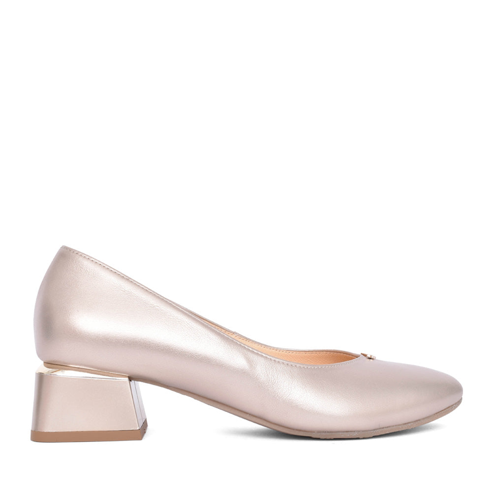 Ladies 6557 G-fit Low Heel Court Shoe In Gold