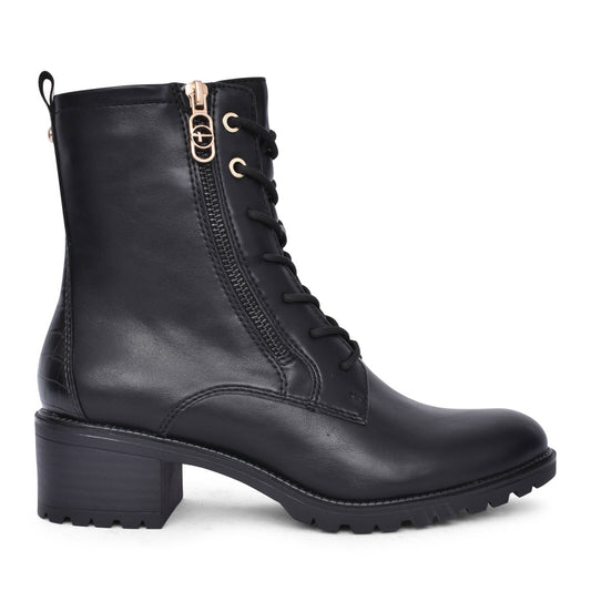 Ladies 1-25241 Laced Ankle Boot In Black