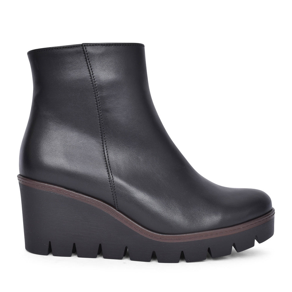 Ladies 54.780 Utopia Wedge Ankle Boot In Black