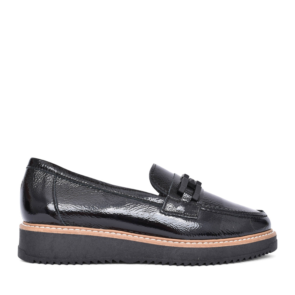 Ladies 10070 Loafer In Black