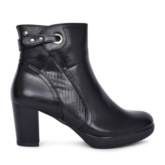 Ladies Pozzuoi Ankle Boot In Black