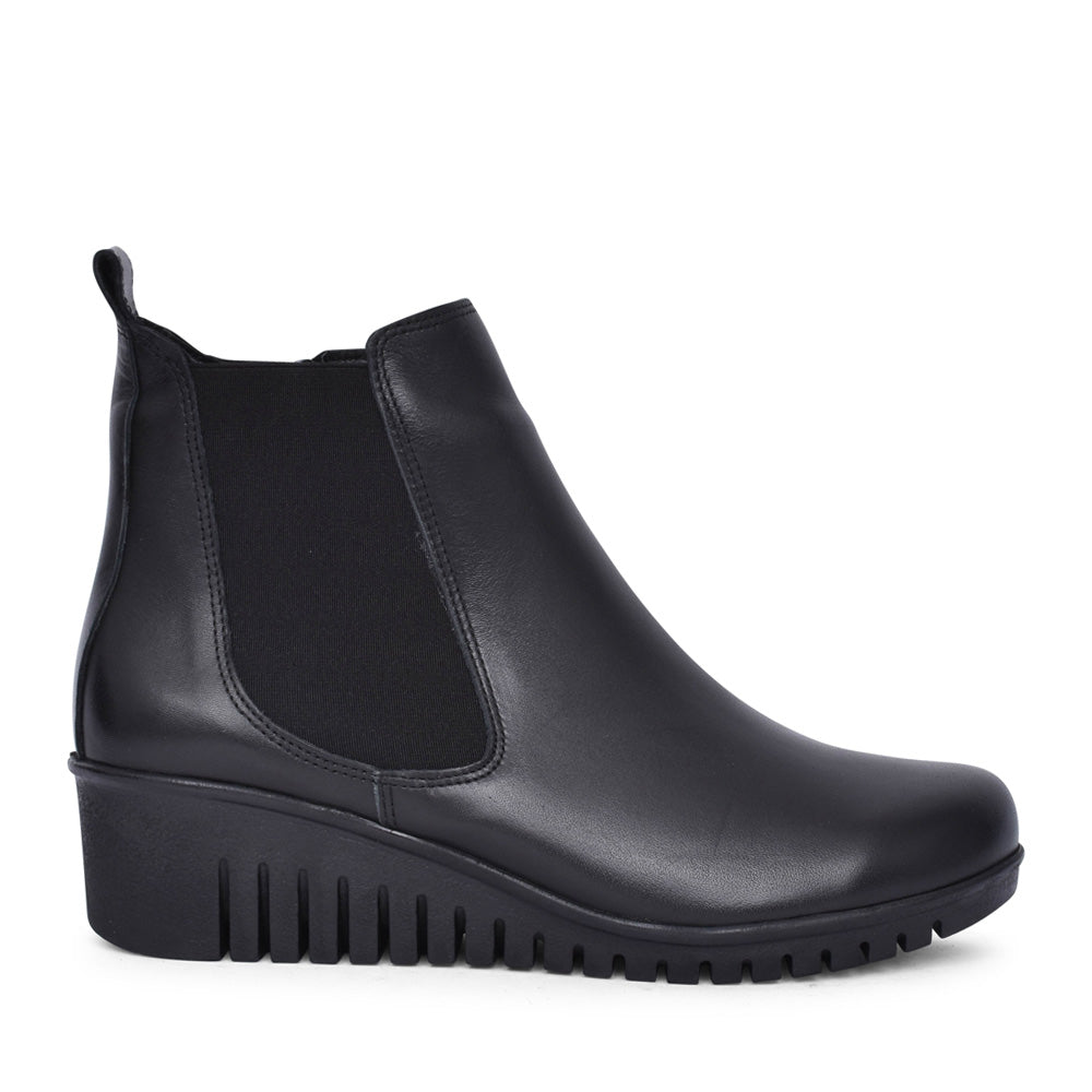 Ladies Dresden Ulb382 Wedge Ankle Boot In Black