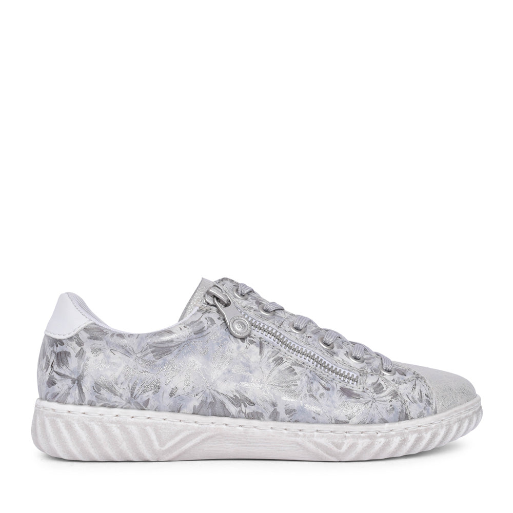Ladies N0900 Laced Trainer In Silver