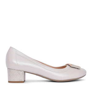 Ladies 5632 G-fit Low Heel Court Shoe In Pearl