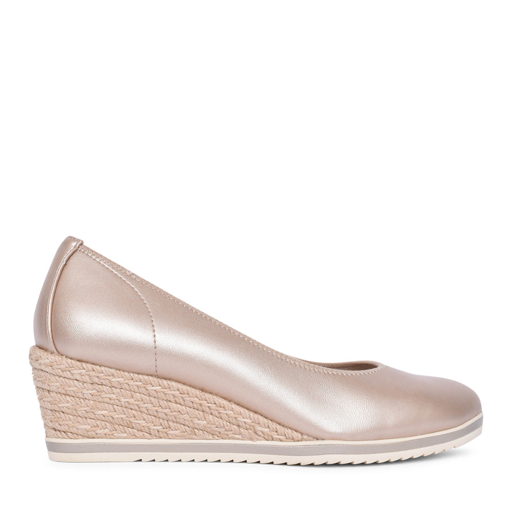 Ladies 1-22305 Wedge Shoe In Gold