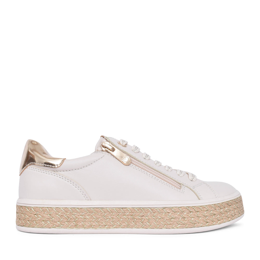 Ladies 2-23715 Laced Trainer In Cream